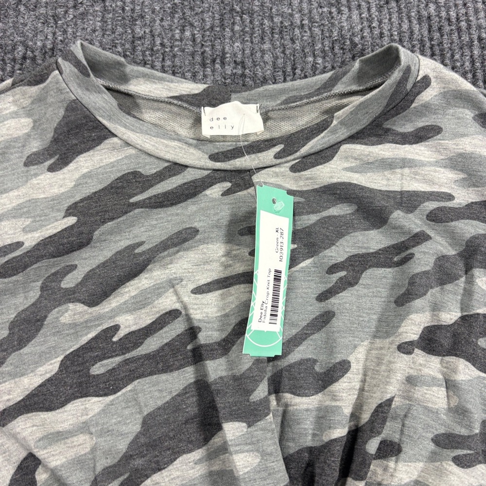 Dee Elly Fidelia Crop Knit Top Women XL Green Camo NWT Short Sleeve Twist Front